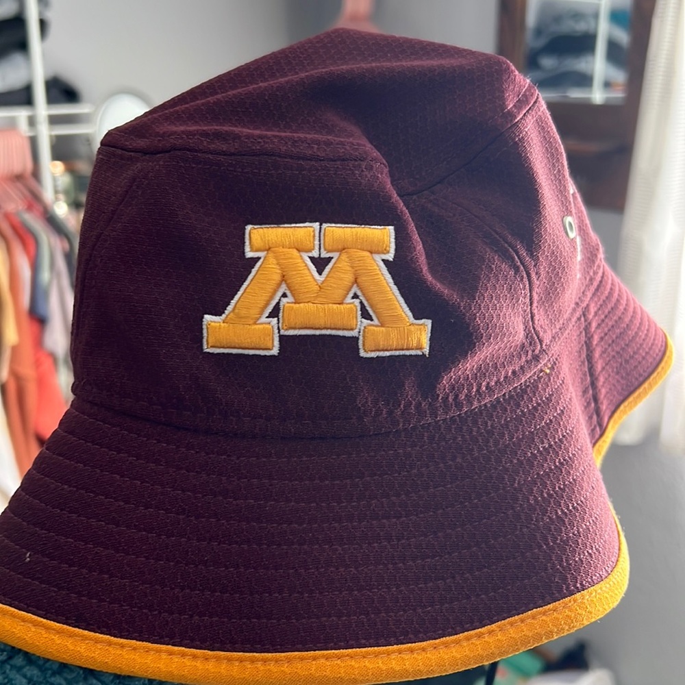 Bucket hat